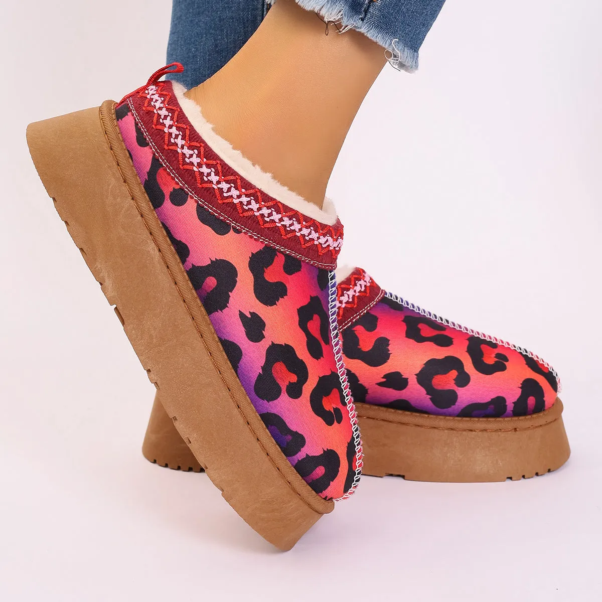 Women's cartoon Christmas print ankle boots with plush lining, round toe, flat heel, available in Santa Claus print