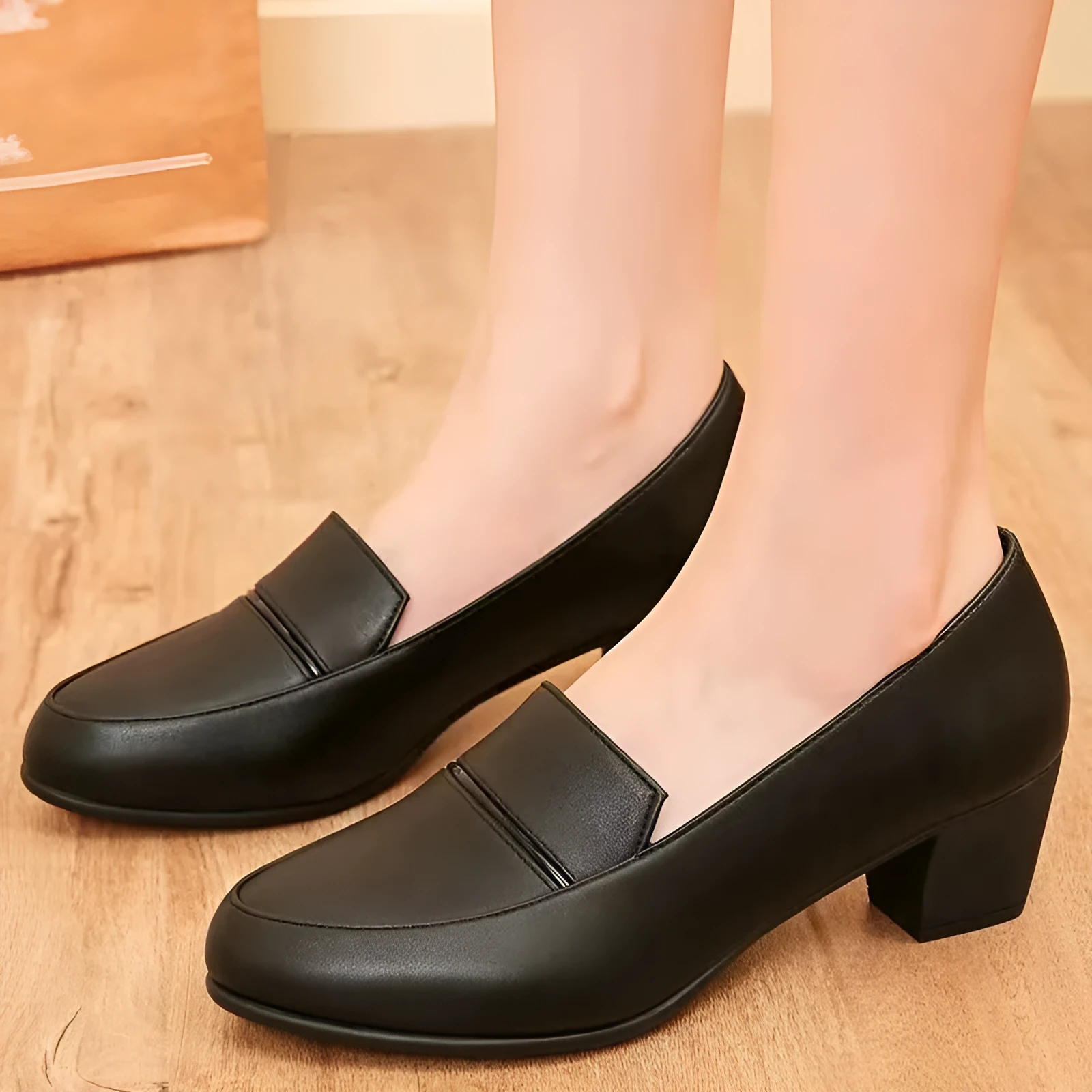 Women's solid colour lazy shoes with mid heel, chunky heel, pointed toe, and waterproof platform in black