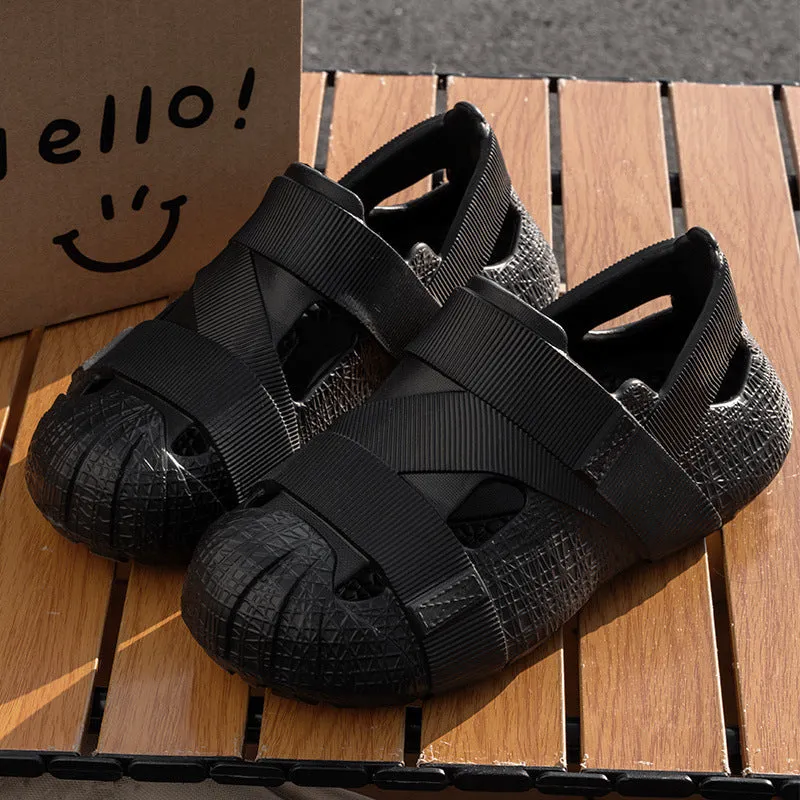 Men's non-slip deodorant EVA sandals in khaki with PU upper on a wooden floor