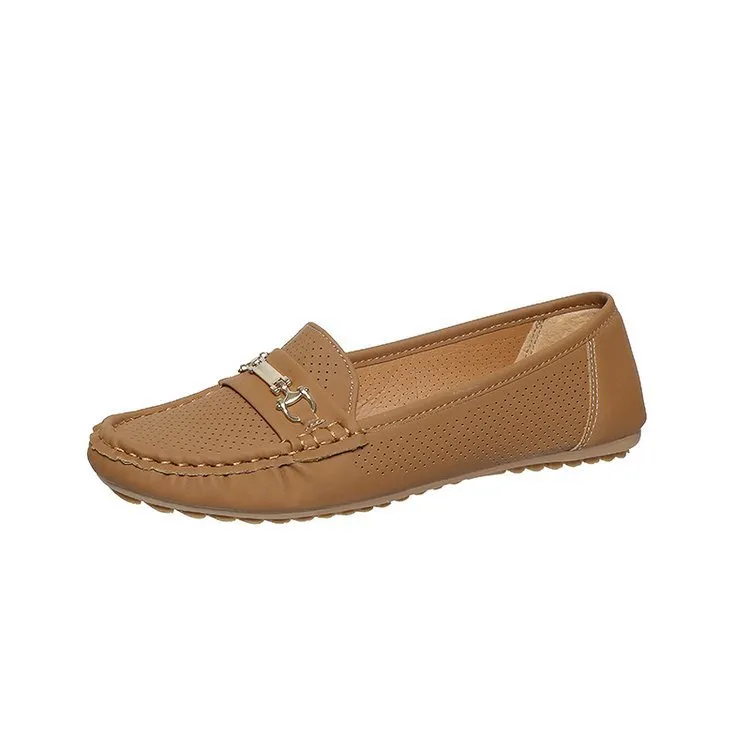 Women's casual flat shoes in thin plus size fit with artificial PU upper in three colour options