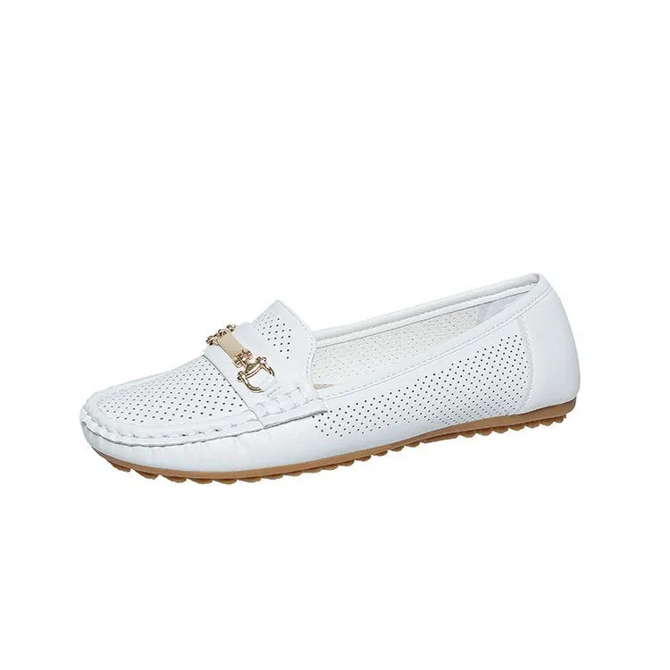 Women's casual flat shoes in thin plus size fit with artificial PU upper in three colour options
