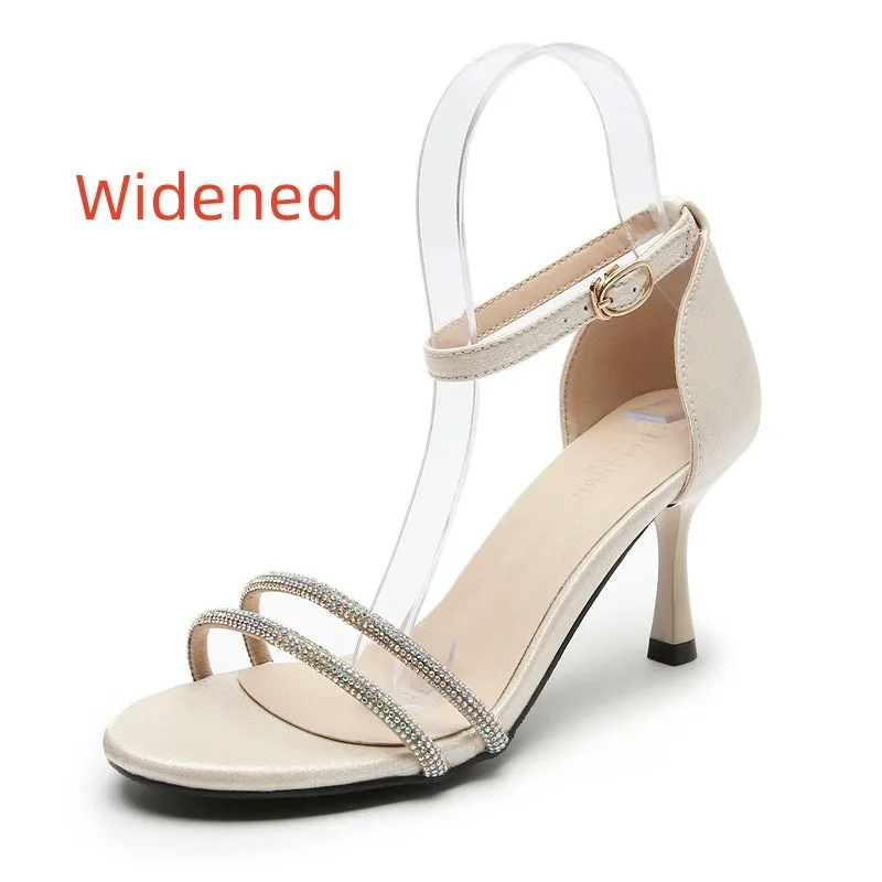Women's satin high heel sandals, round toe, black, 5cm heel, on display