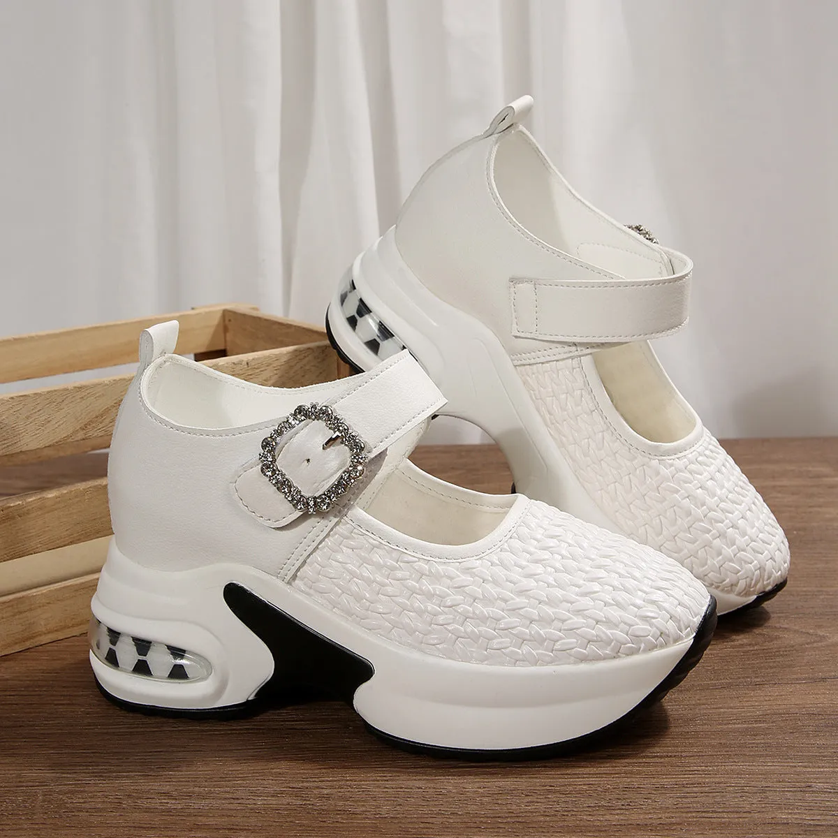 Women's low-top woven wedge shoes in black with leather lining and rubber sole, mid heel 3-5cm