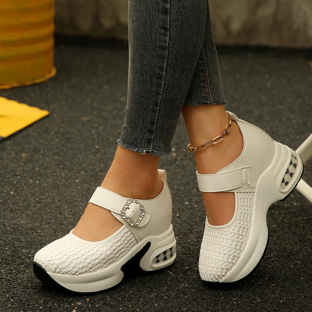 Women's low-top woven wedge shoes in black with leather lining and rubber sole, mid heel 3-5cm