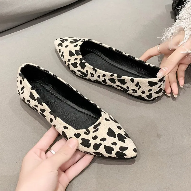 Women's leopard print flat pumps with pointed toe and low 1-3cm heel