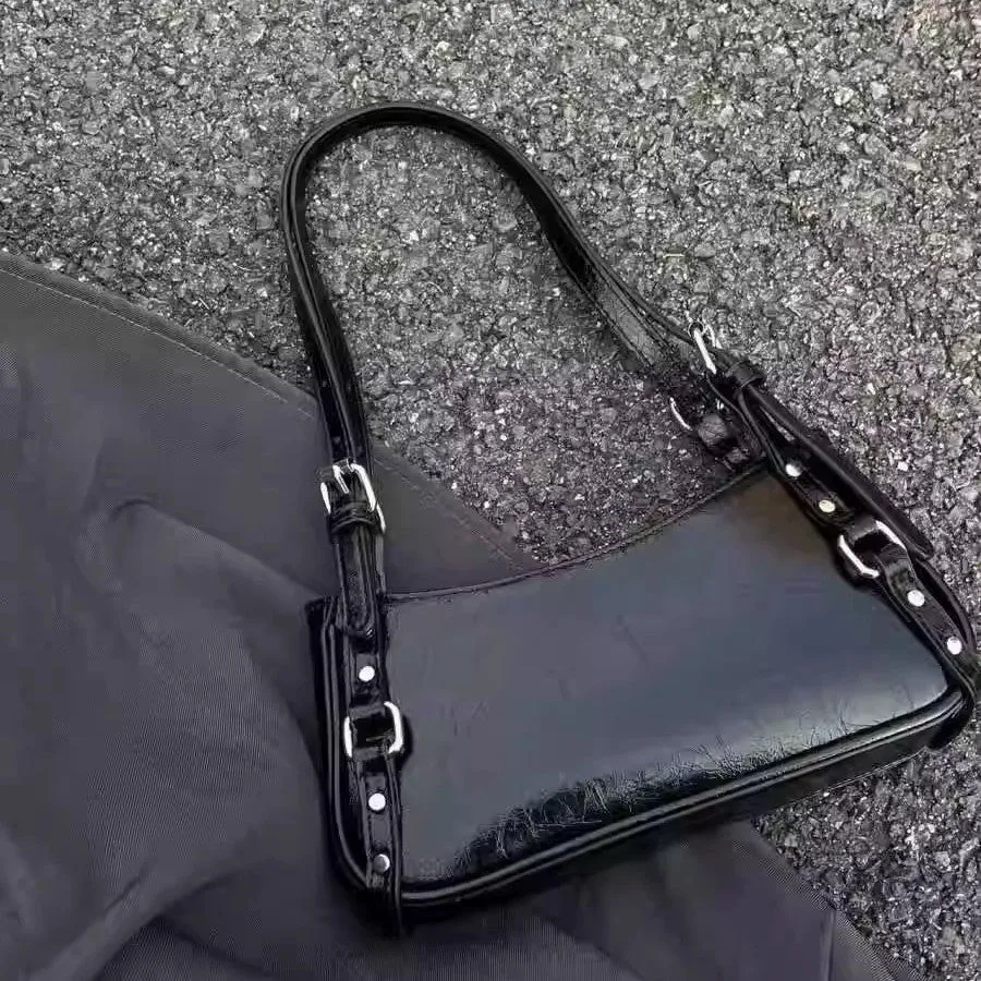 Hot Girl locomotive style all-matching shoulder bag in black PU with outer three-dimensional pocket