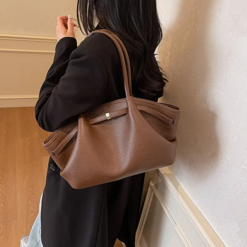 Large capacity one-shoulder underarm bag in beige, square vertical shape with sandwich pocket and sewing thread detail
