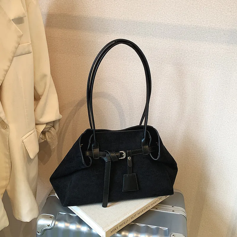 Retro large capacity tote bag in deerskin velvet with matte finish, horizontal square shape, single shoulder strap, available in black brown coffee green