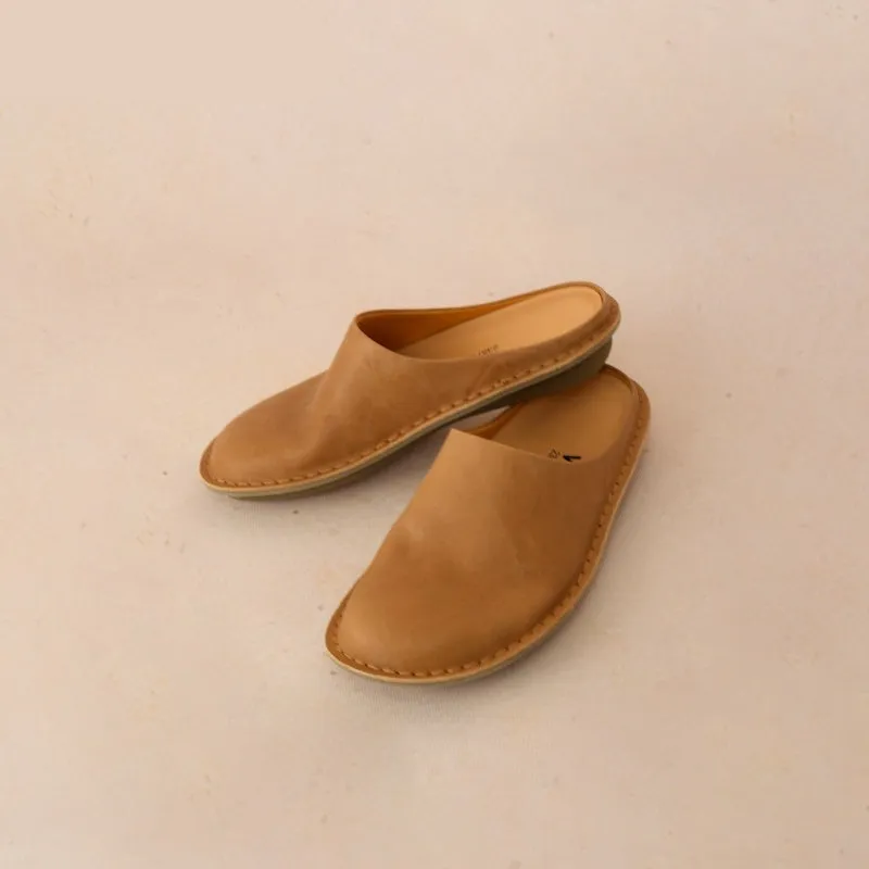 Soft soled lazy toe slippers in cowhide leather, yellow colour, for outdoor wear