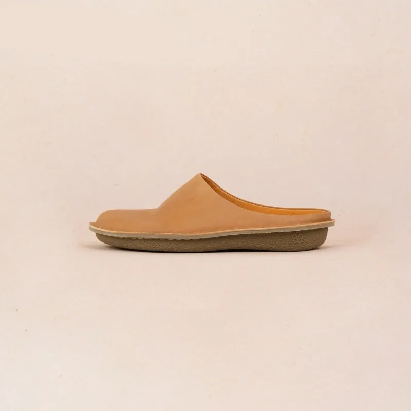 Soft soled lazy toe slippers in cowhide leather, yellow colour, for outdoor wear