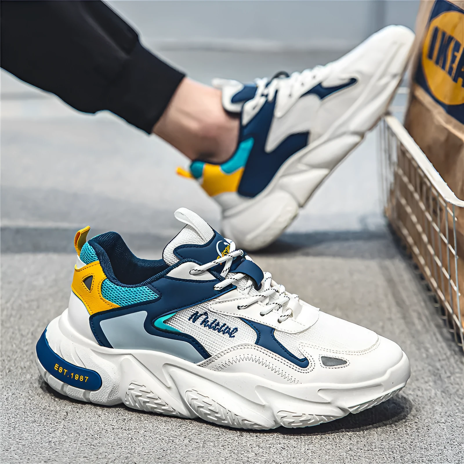 Men's casual sneakers with height-increasing insole, soft sole, round toe, PU upper, available in beige red