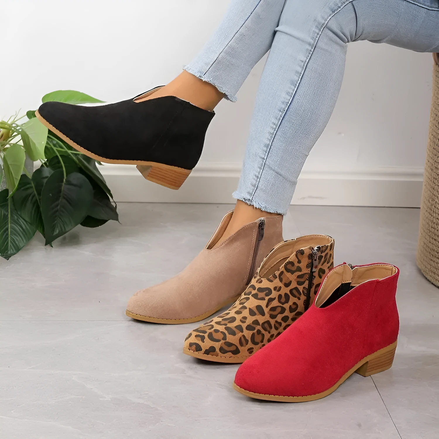 V Cut Chelsea women's chunky heel pointed ankle boots in solid colour with side zipper