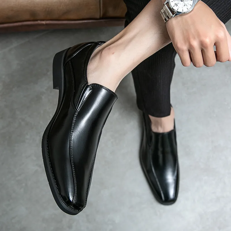 Men's black patent leather pointed toe casual shoes with a flat rubber sole