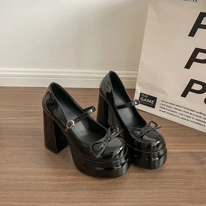 Women's chunky heel platform Mary Jane shoes in black with buckle closure and round toe