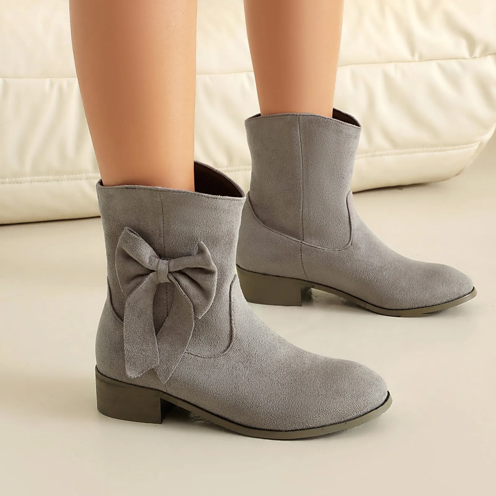 Low heel suede sweet bow casual boots for women, square toe, low tube, in burgundy with bow detail