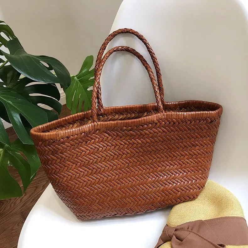 Niche leather seaside vacation handbag in genuine leather bucket shape, large size 40x22x15cm, coffee colour