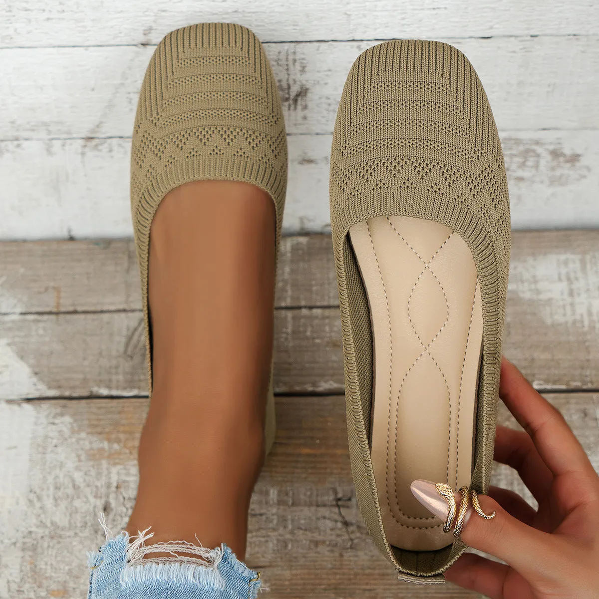 Women's knitted canvas slip-on shoes in black with flat heel and shallow mouth