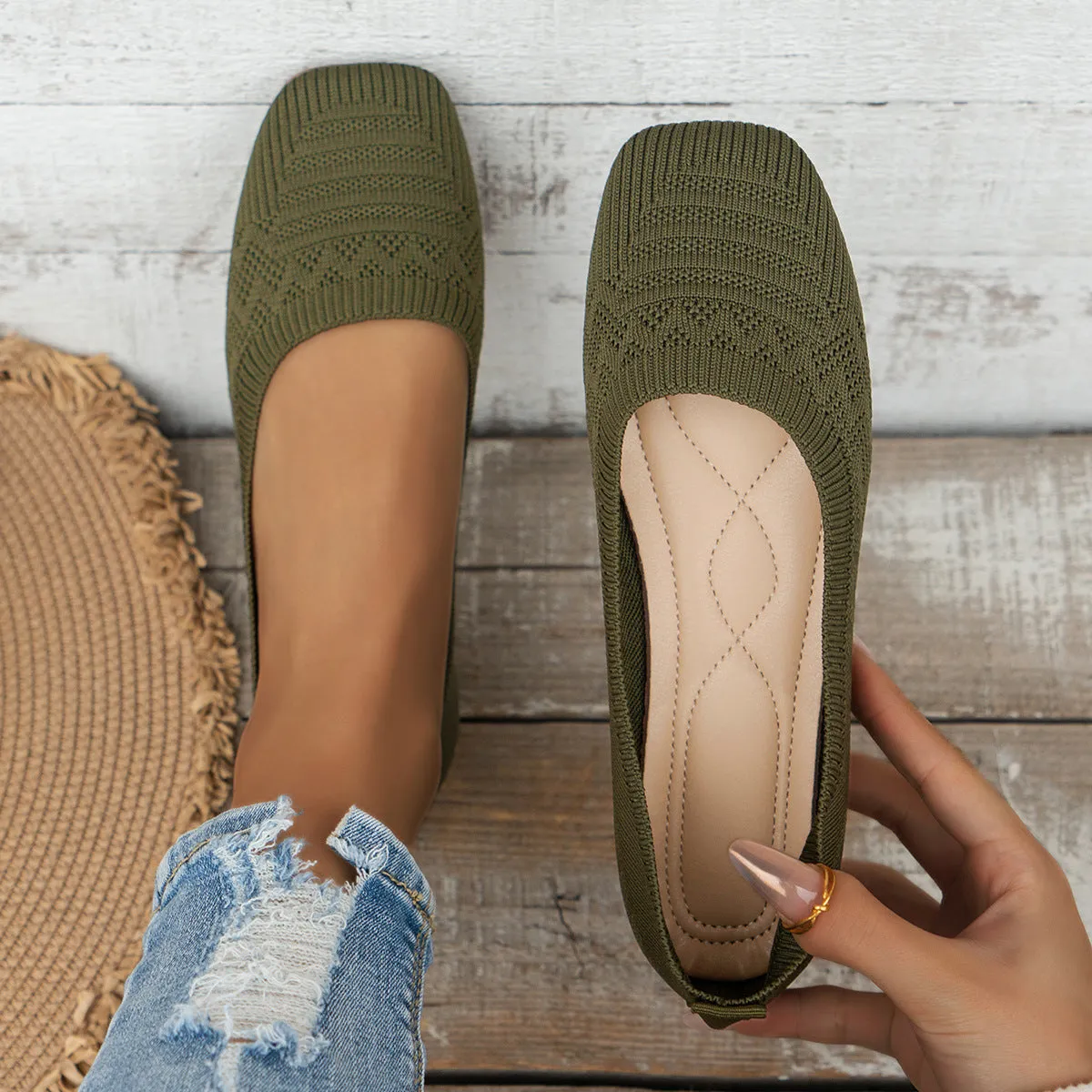 Women's knitted canvas slip-on shoes in black with flat heel and shallow mouth