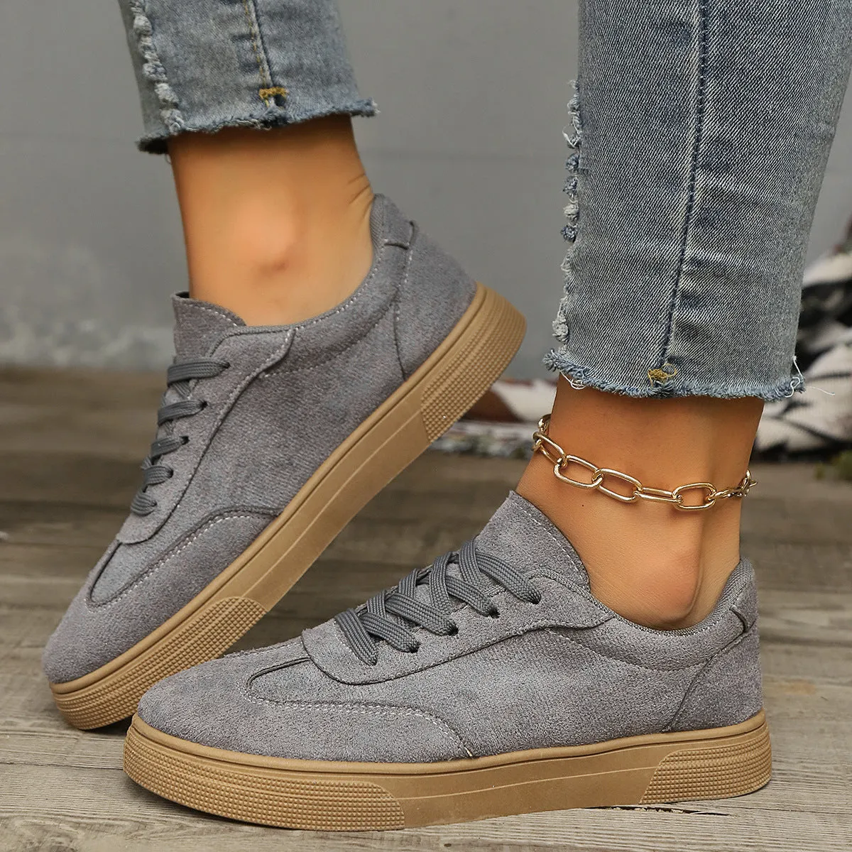 Women's casual lace up shoes with round toe, cross shoulder straps, low heel, in khaki colour