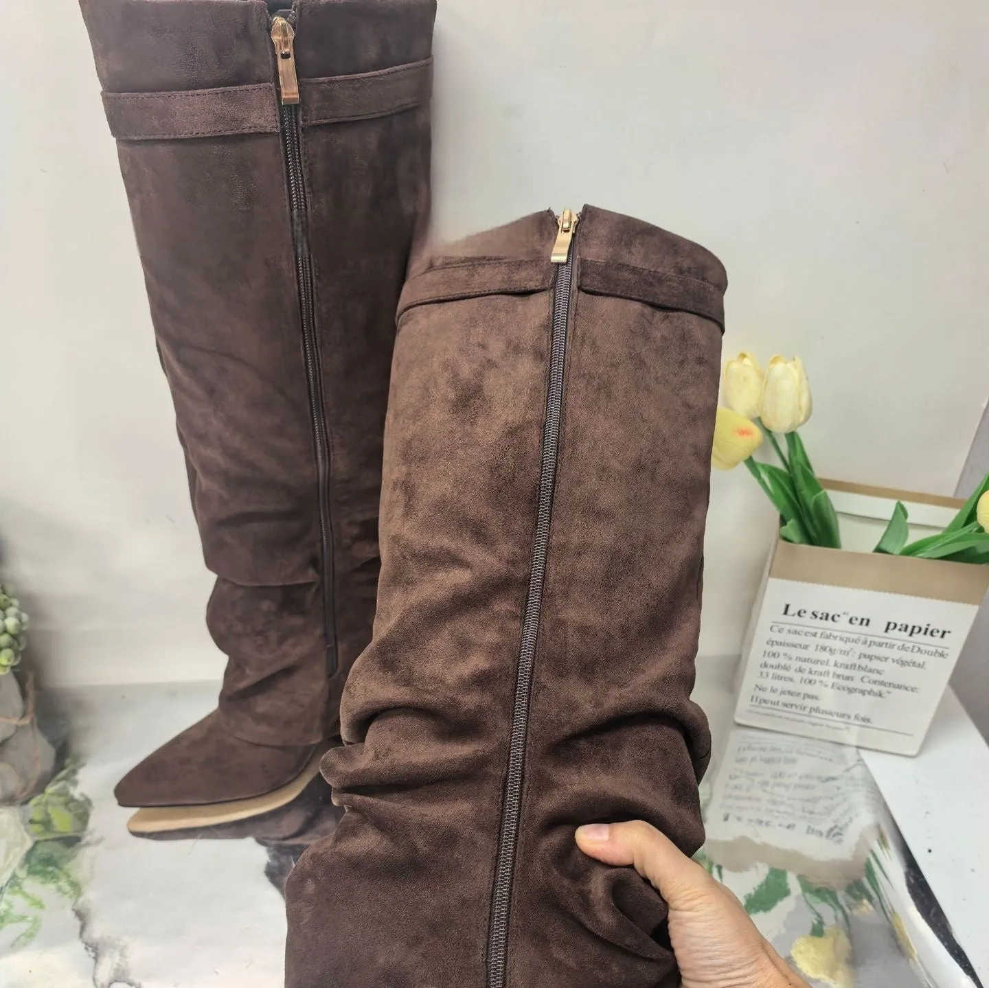 Straight pleated metal buckle middle boots for women, suede upper, high cylinder, short stout heel, black matte colour