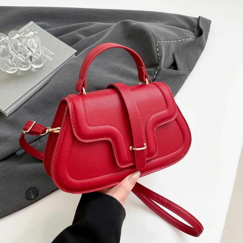 Fashion simple shoulder bag in black, horizontal square PU with sewing thread detail and single strap