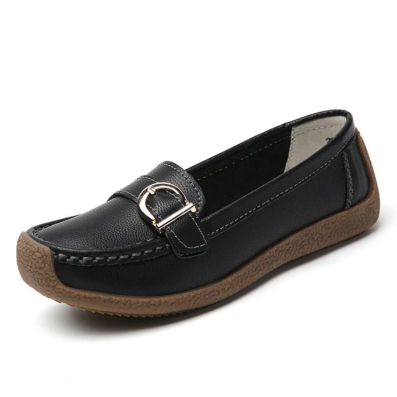 Women's beige casual loafers with round toe and flat beef tendon sole on a white background.