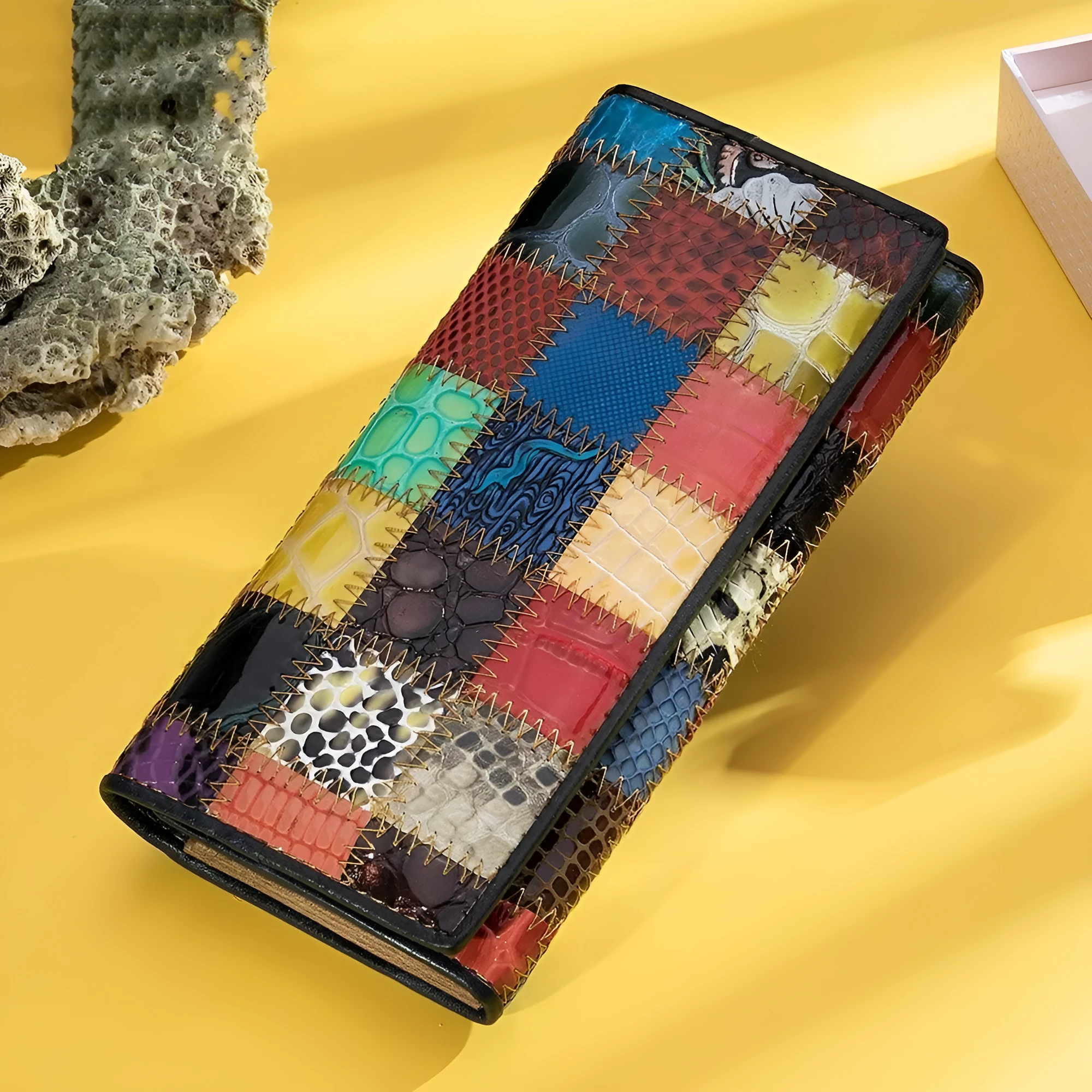 Women's genuine leather mid-length wallet with geometric stitching pattern, colour splicing, cowhide construction, street trend style
