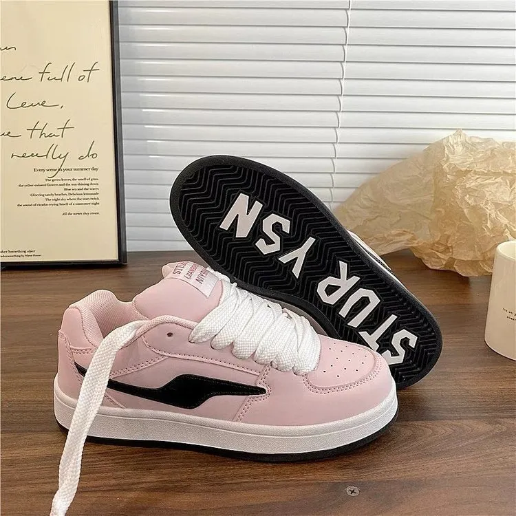 Women's low top mid heel pump shoes in synthetic leather, available in pink colour, side view