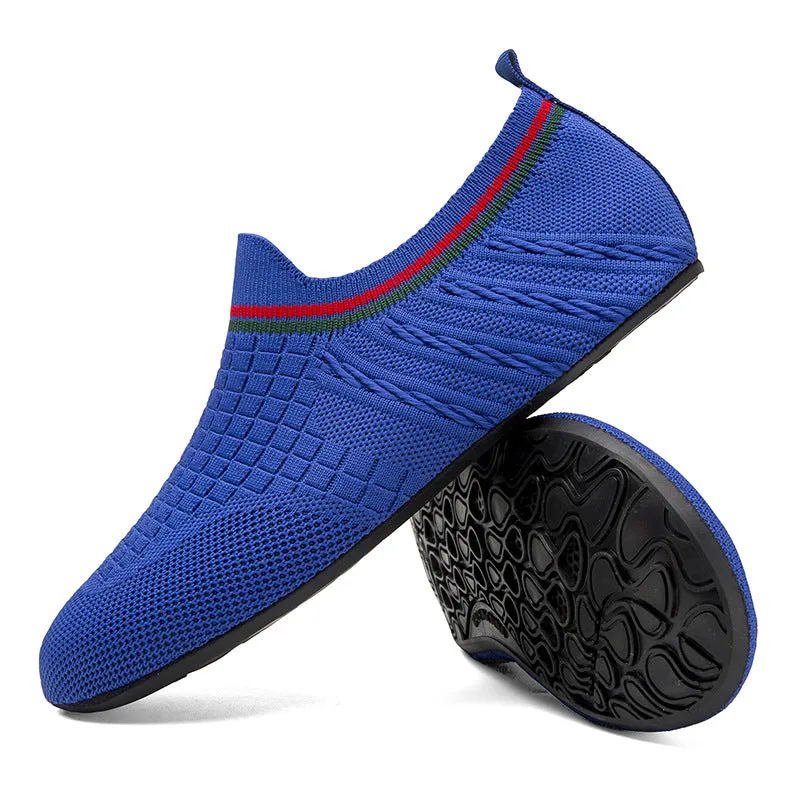 Anti-slip barefoot beach shoes for men with breathable mesh upper in solid colours