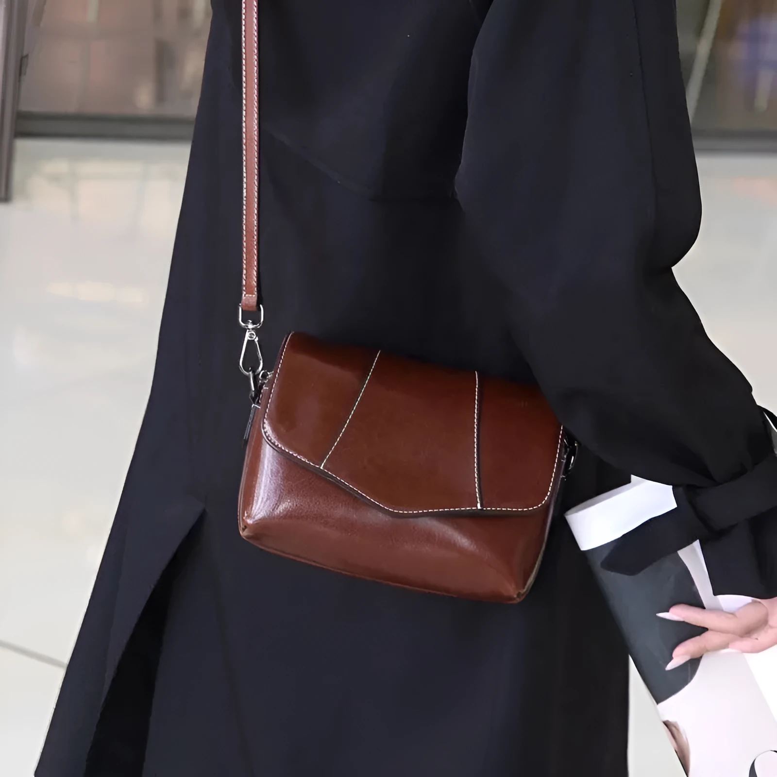 Leather women's casual zip crossbody bag in top grain leather, horizontal square shape, colour caramel