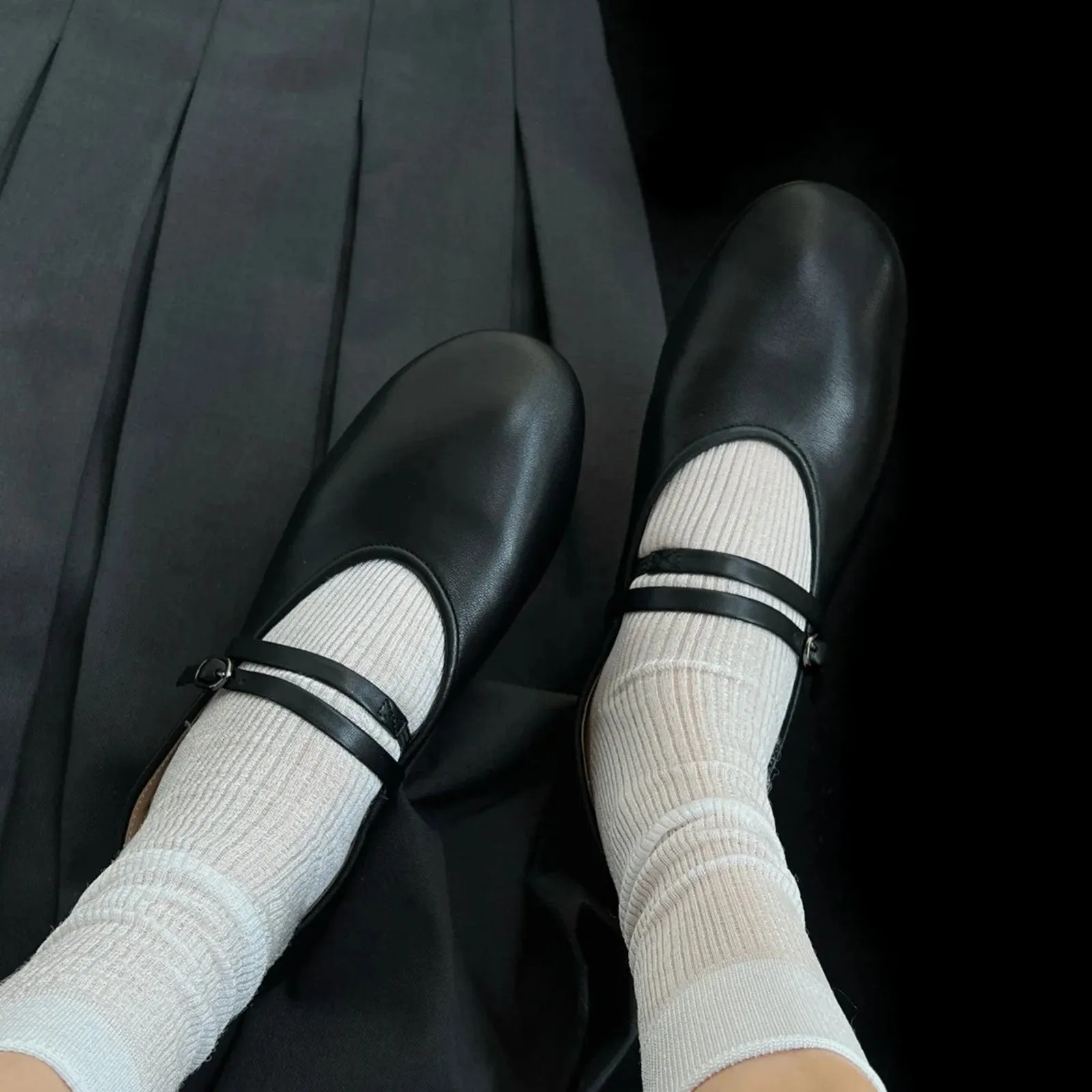 Soft retro Mary Jane shoes round toe shallow mouth black sheepskin low heel buckle fastening