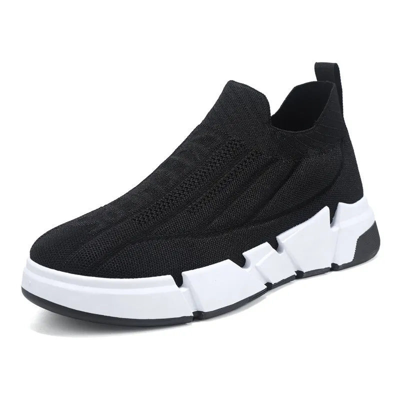 Men's slip-on casual sports shoes with black flyknit mesh upper and sock cuffs, flat PVC sole