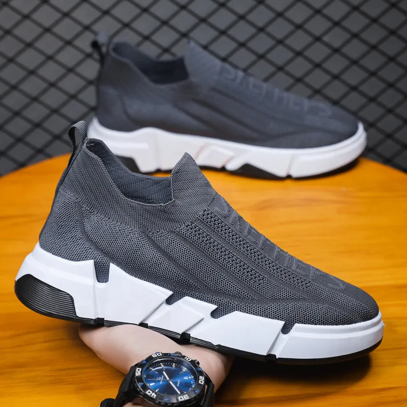 Men's slip-on casual sports shoes with black flyknit mesh upper and sock cuffs, flat PVC sole