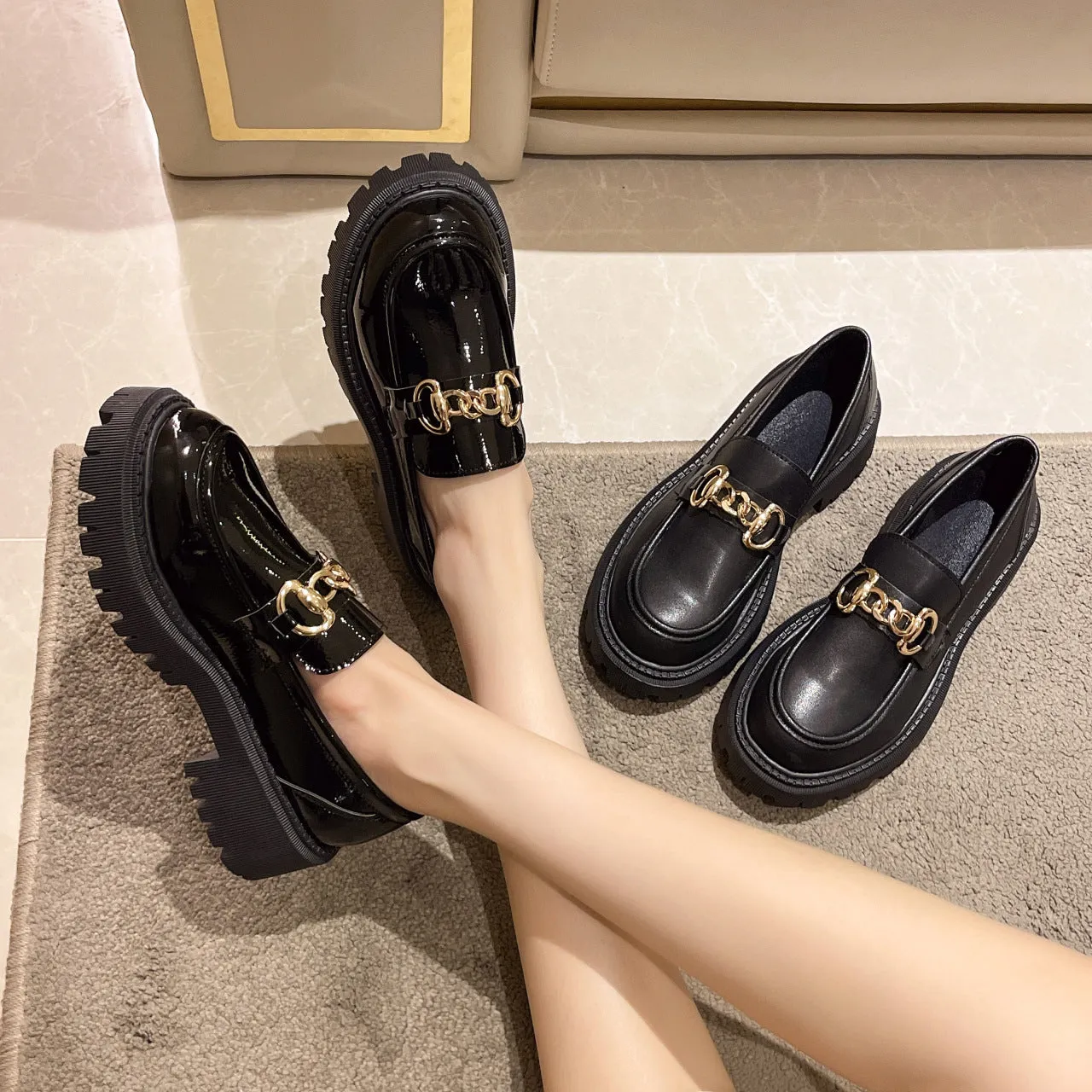 British retro round toe flat shoes for women, PU upper, solid colour, black glossy finish