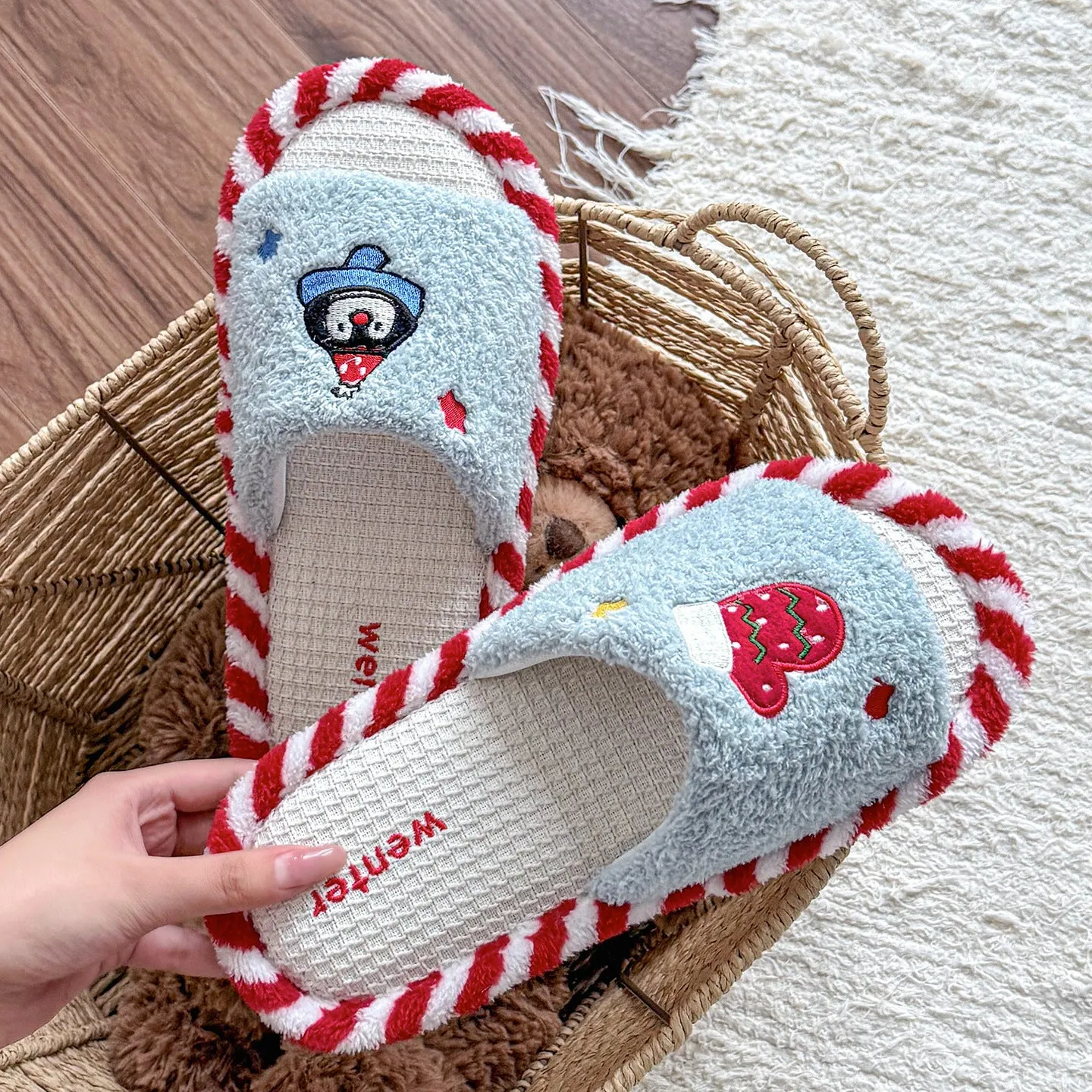 Breathable sweat-absorbent fluffy home slippers with plush upper and PVC sole in colours black, blue, gray and white