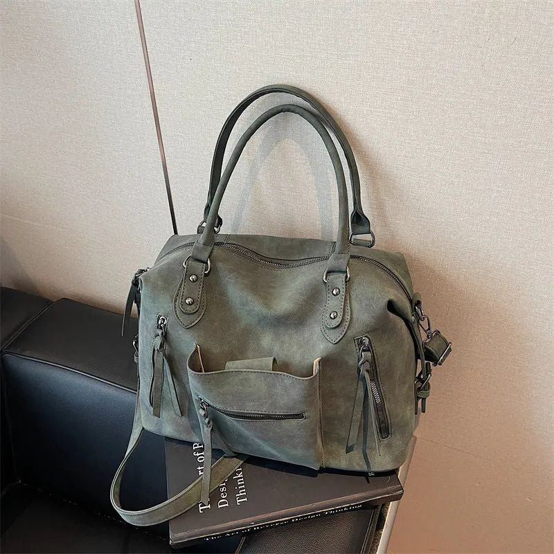 Retro textured women's messenger bag in black PU with stitching detail, 36x25x13cm