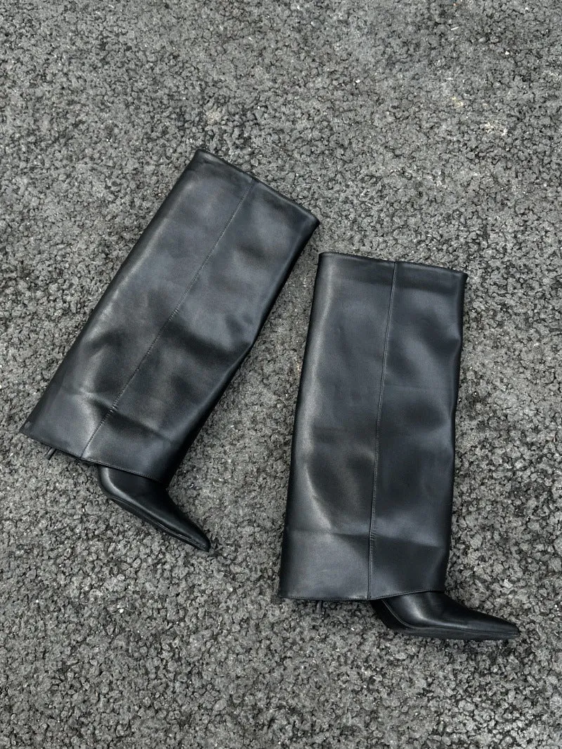 Children's pointed toe wedge heel boots in solid colour microfiber, available in black and brown