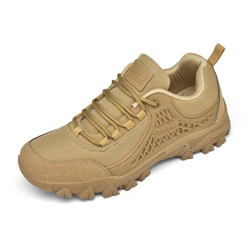 Men's hiking shoes in khaki, low top, PU mesh upper, non-slip platform sole, lace-up closure