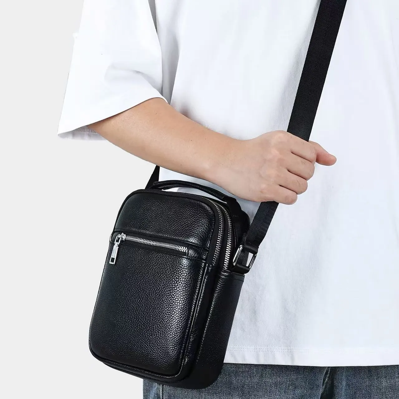Men's first layer cowhide crossbody bag in coffee colour, 18x7x22cm, genuine leather daily matching bag