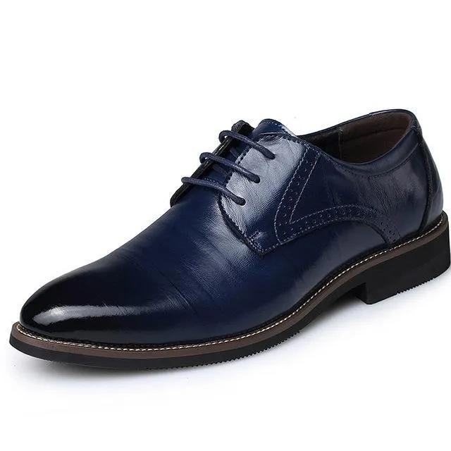 Men leather dress shoes with PU leather vamp and rubber sole in black colour on white background