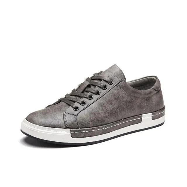 Handmade men casual shoes with rubber sole, front tie closure, flat heel, low top in multiple colours