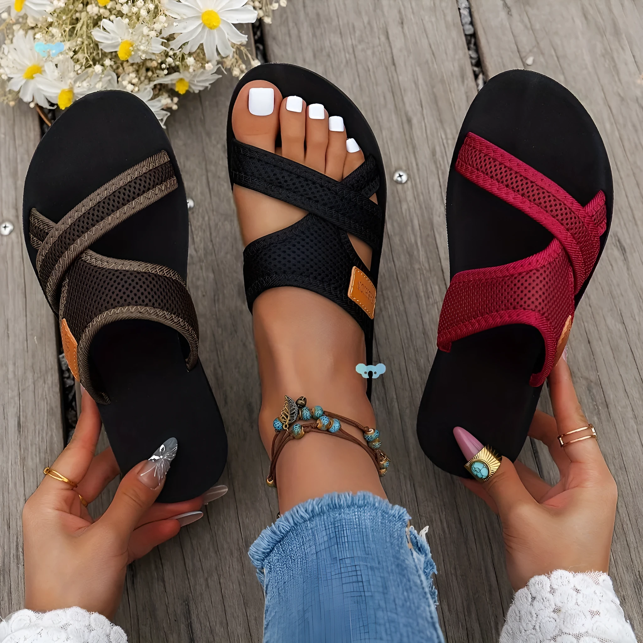 Summer outdoor women's breathable mesh slippers in black with plastic sole