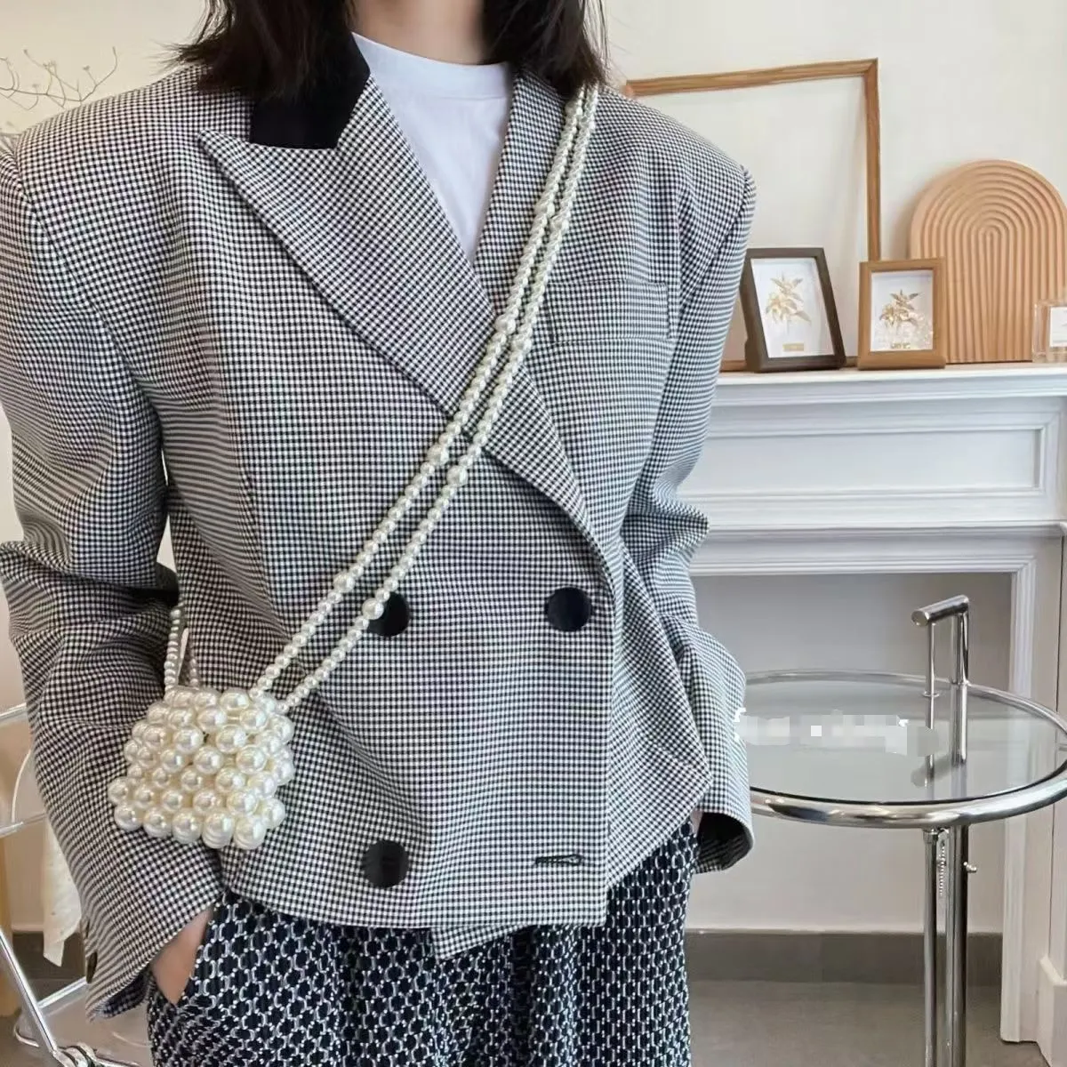Mini crossbody handbag for women in imitation pearl with geometric pattern, ultralight and antibacterial design
