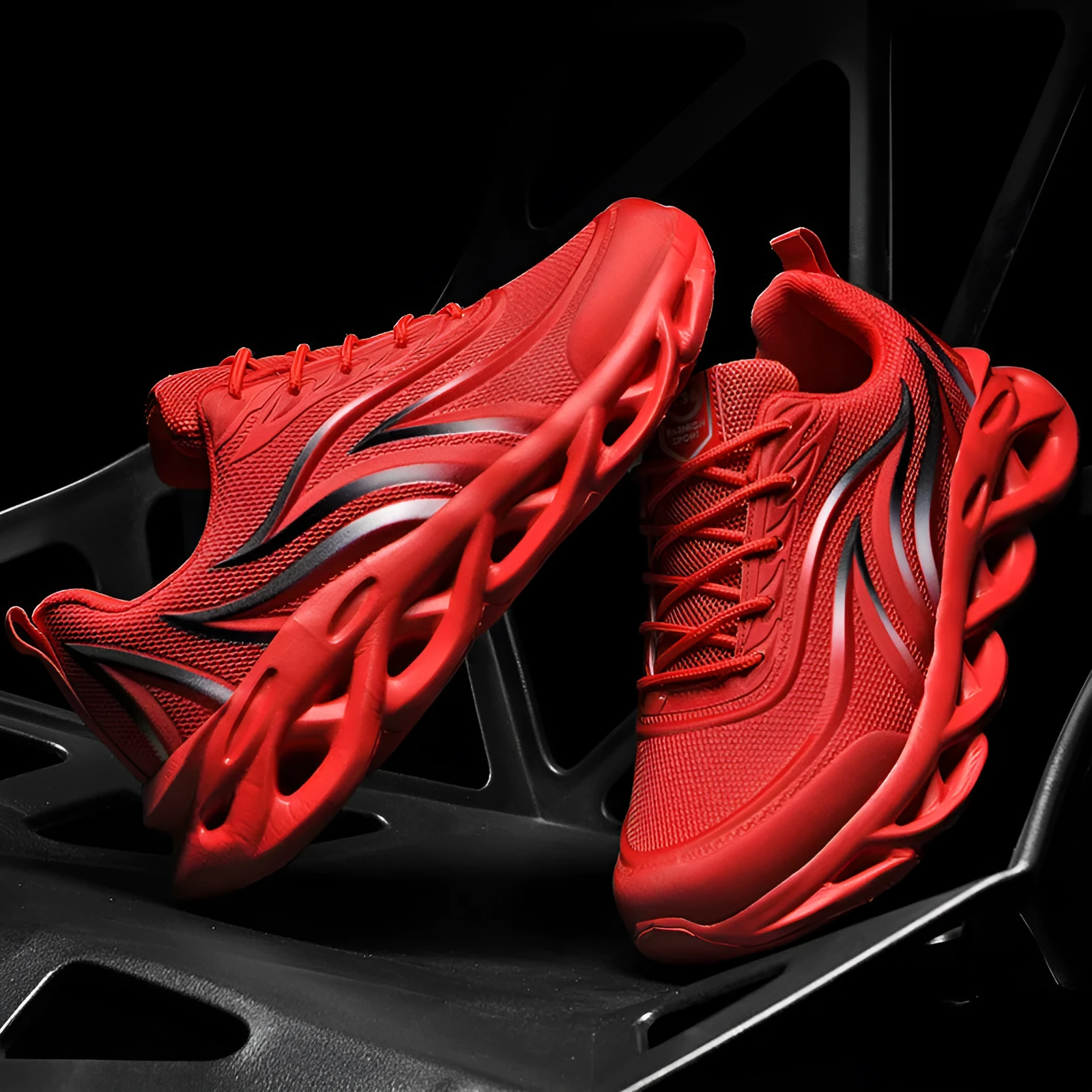 Men's Korean style casual running shoes with carved wing pattern in white, side view showing low upper and net cloth vamp