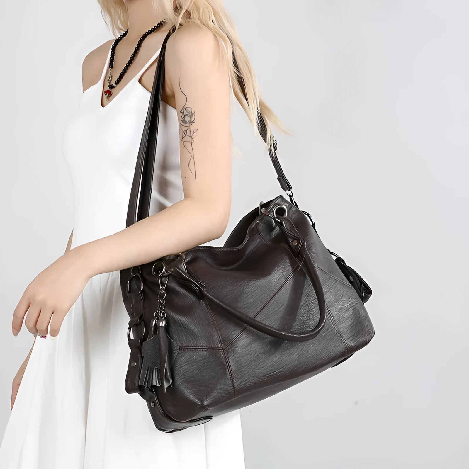Retro large capacity soft PU stitching handbag in black, brown, coffee, wine red, with sandwich pocket and internal organisation