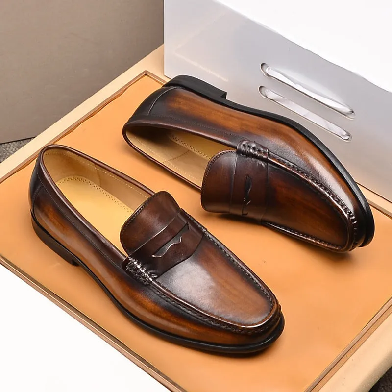 Men's breathable casual leather shoes in black with flat heel and first layer cowhide upper