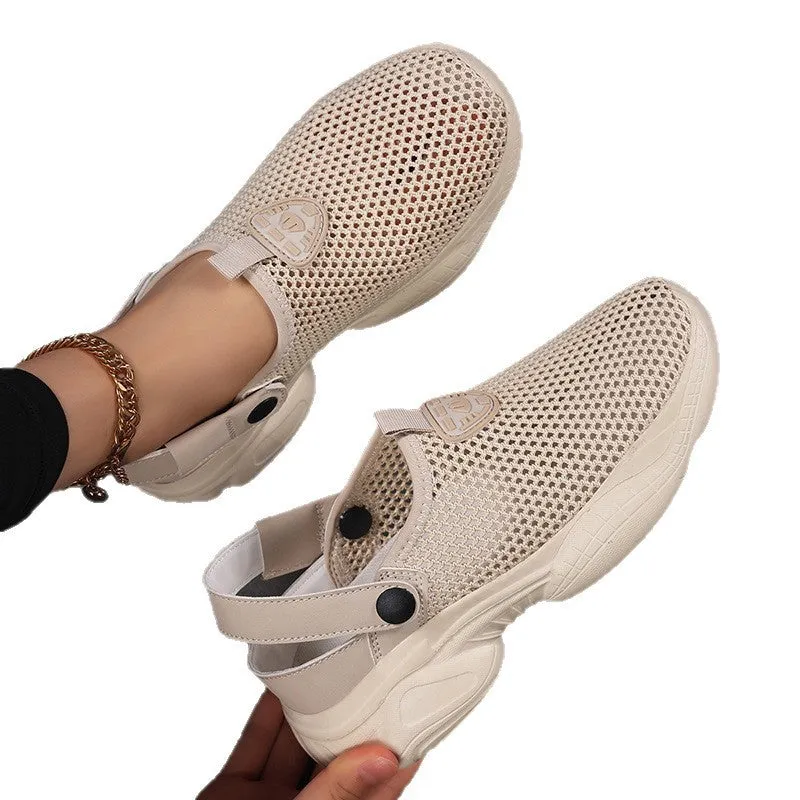 Women's casual sports sandal in beige with Flyknit upper and round toe holder