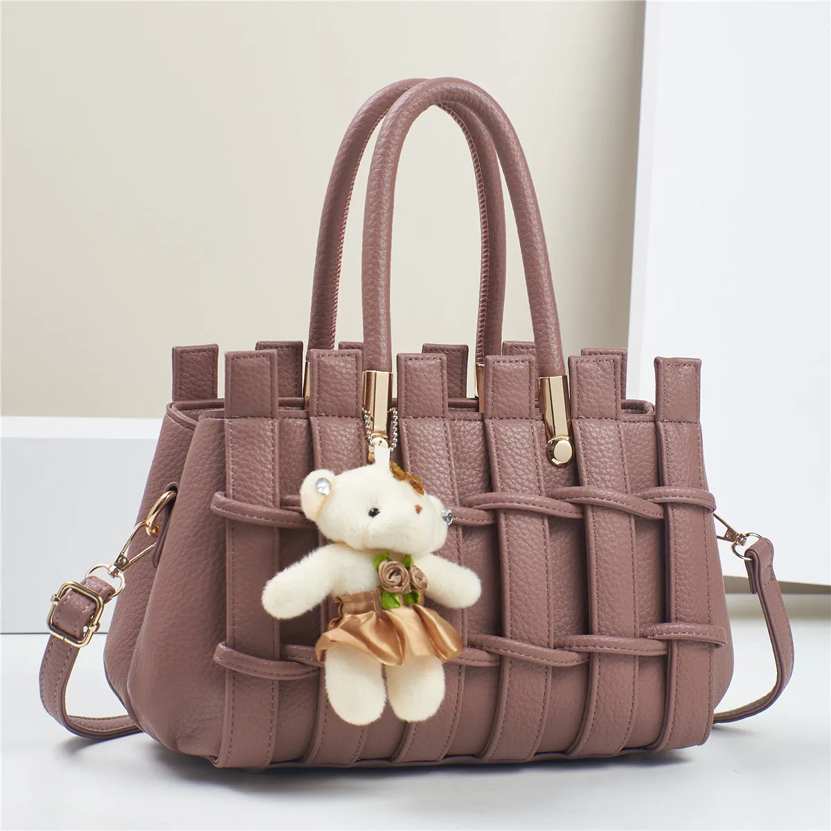 Women's anti-scratch hand-woven PU shoulder bag, horizontal square shape, 28x14x18cm, with sandwich zipper pocket, available in multiple colours