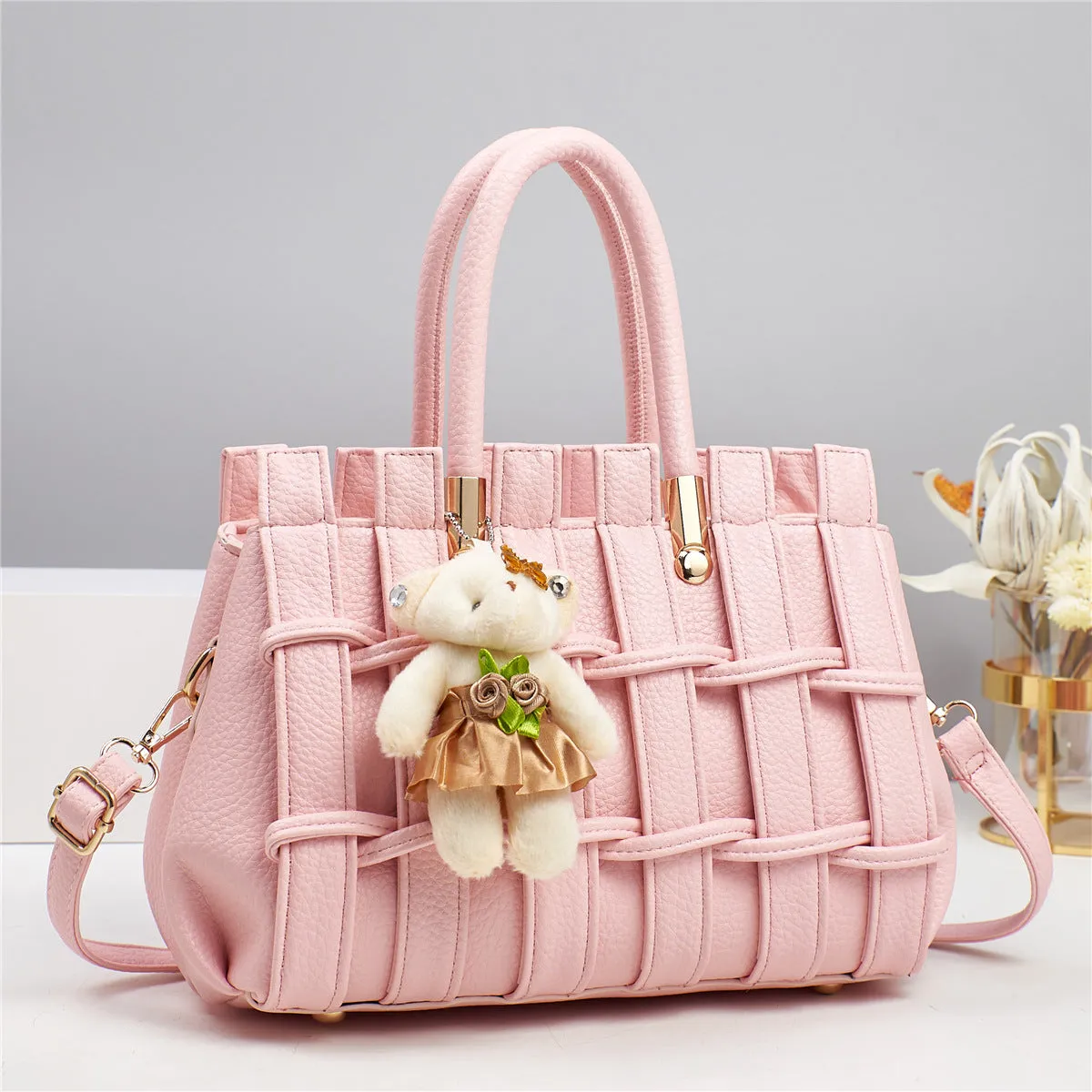 Women's anti-scratch hand-woven PU shoulder bag, horizontal square shape, 28x14x18cm, with sandwich zipper pocket, available in multiple colours