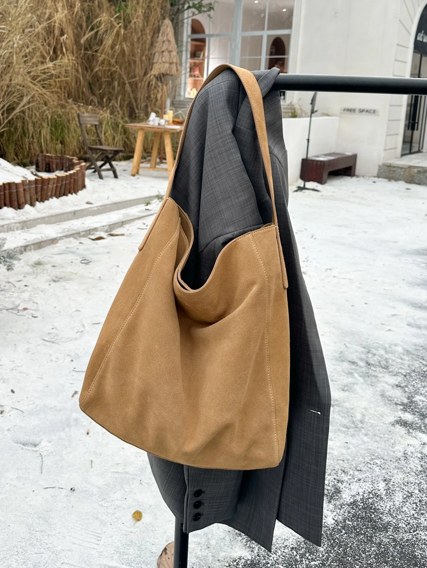 Women's minimalist loose suede shoulder bag in bucket shape, genuine leather, retro European style, 33x10x37cm
